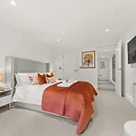 Apartament Atlas House Three *