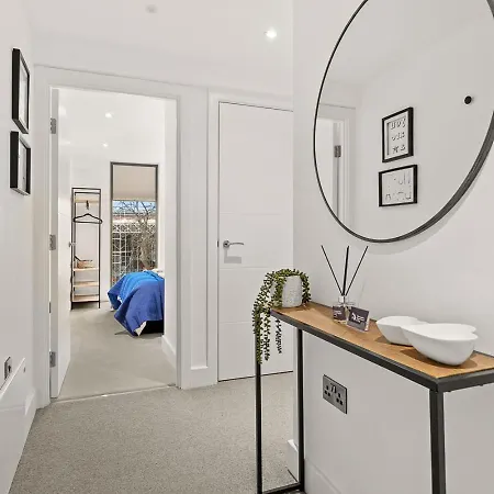 Atlas House Three Apartment *