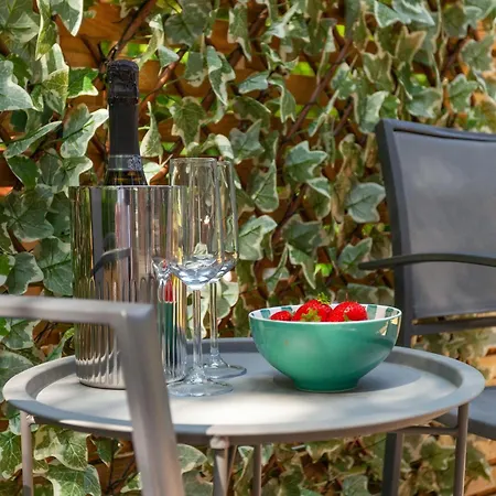 Daire Atlas House Three *