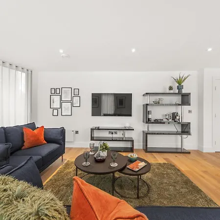 Atlas House Three هاروغايت