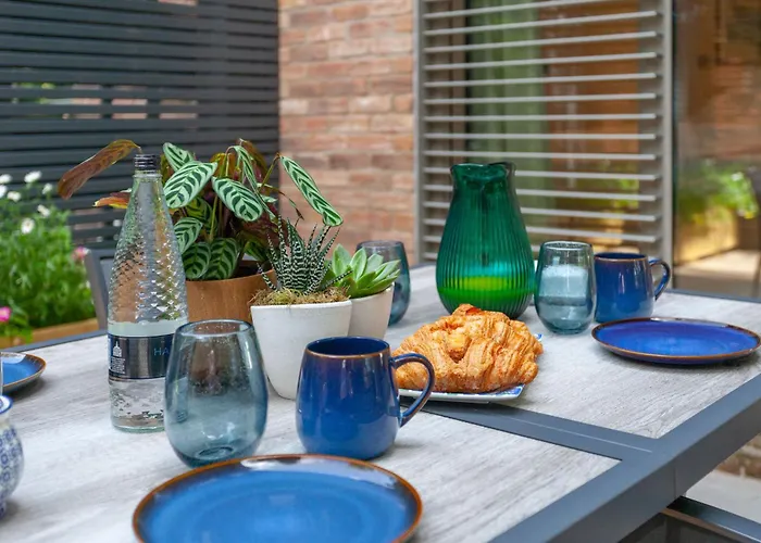 Atlas House Three Apartment *