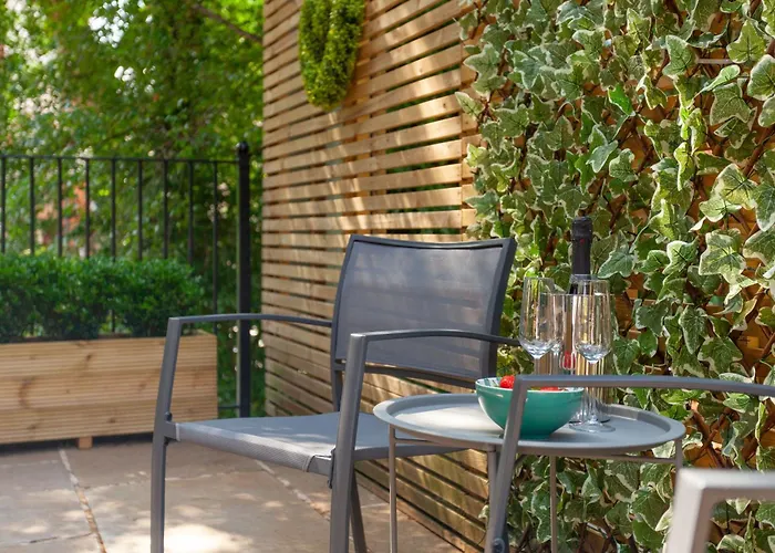 Atlas House Three Apartment *